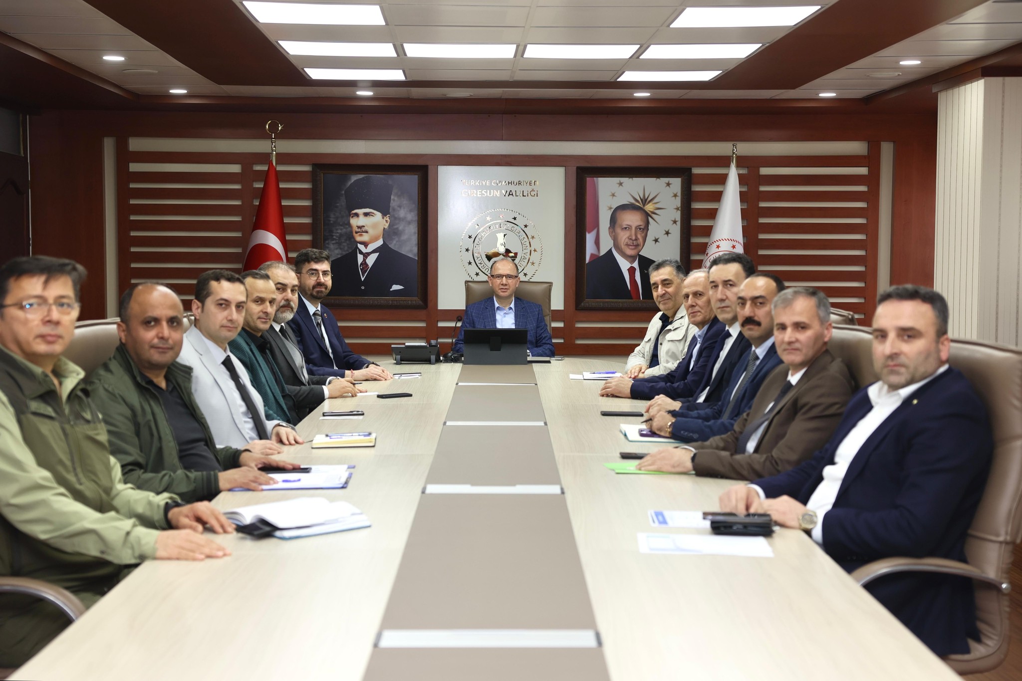 GİRESUN VALİSİ SERDENGEÇTİ, SOKAK HAYVANLARI İÇİN ÇALIŞMALARI BAŞLATIYOR