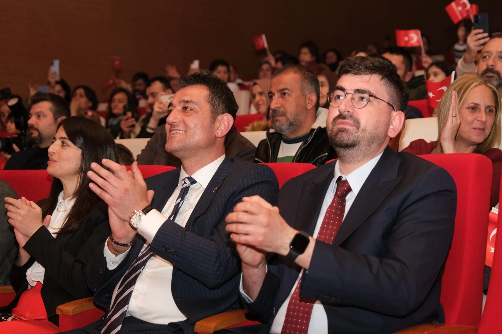 BELEDİYE KONSERVATUVARI ÇOCUK KOROSU’NDAN 23 NİSAN’A ÖZEL MUHTEŞEM KONSER