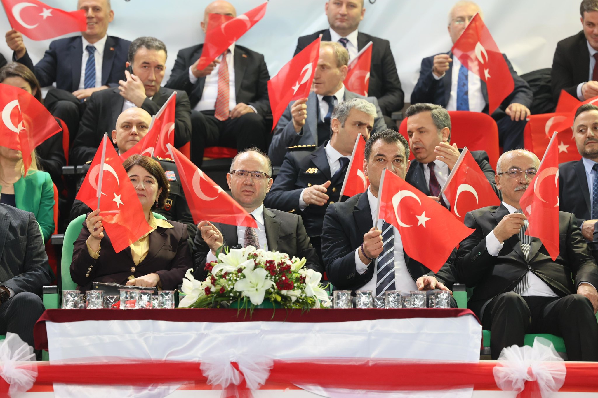 GİRESUN’da 23 NİSAN COŞKUSU: ÇOCUKLAR BAYRAMLARINI BÜYÜK BİR NEŞEYLE KUTLADI
