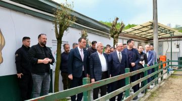 İÇİŞLERİ BAKAN YARDIMCISI MÜNİR KARALOĞLU HAYVAN BARINAĞI VE HAYVANAT BAHÇESİNİ ZİYARET ETTİ