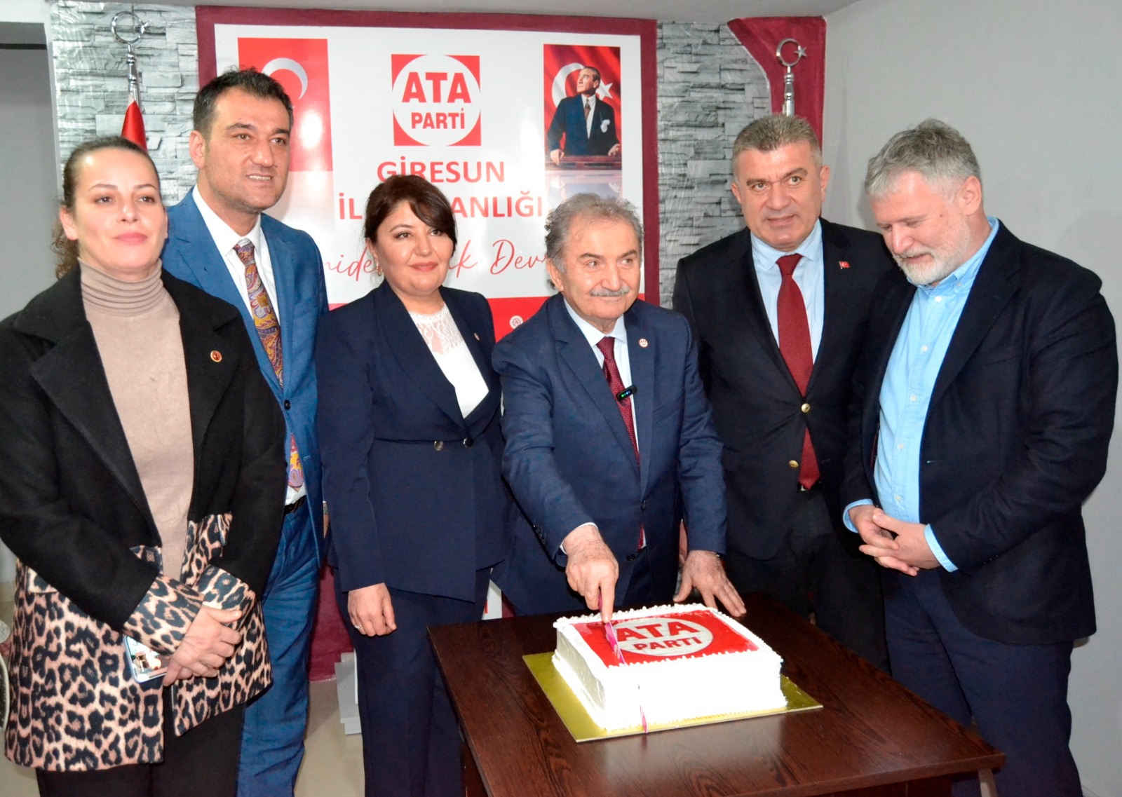 GİRESUN ATA PARTİ’YE GÖRKEMLİ AÇILIŞ