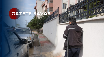 PİRAZİZ’de HASTANE YOLU VE KALDIRIMLARINDA TEMİZLİK SEFERBERLİĞİ