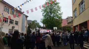 BARBAROS İLKOKULU’nda RENKLİ ANNELER GÜNÜ: HEDİYELERLE DOLU BİR GÜN YAŞANDI!