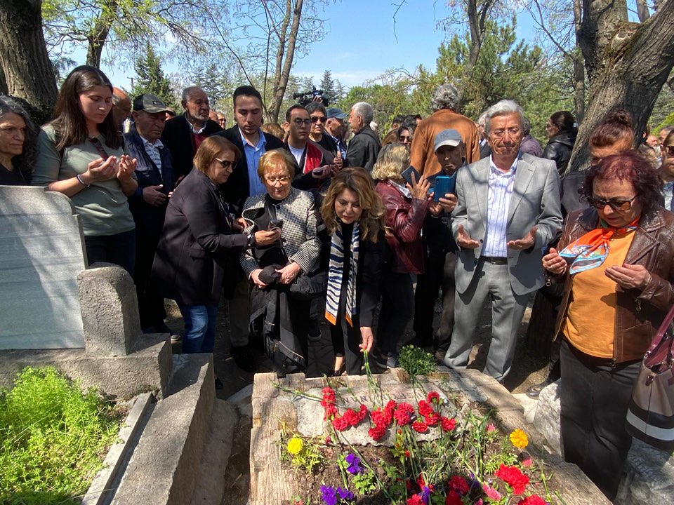KARŞIYAKA’da ÜÇ FİDANIN İZİNDE: MİLLETVEKİLİ ELVAN IŞIK GEZMİŞ ANMADA YERİNİ ALDI