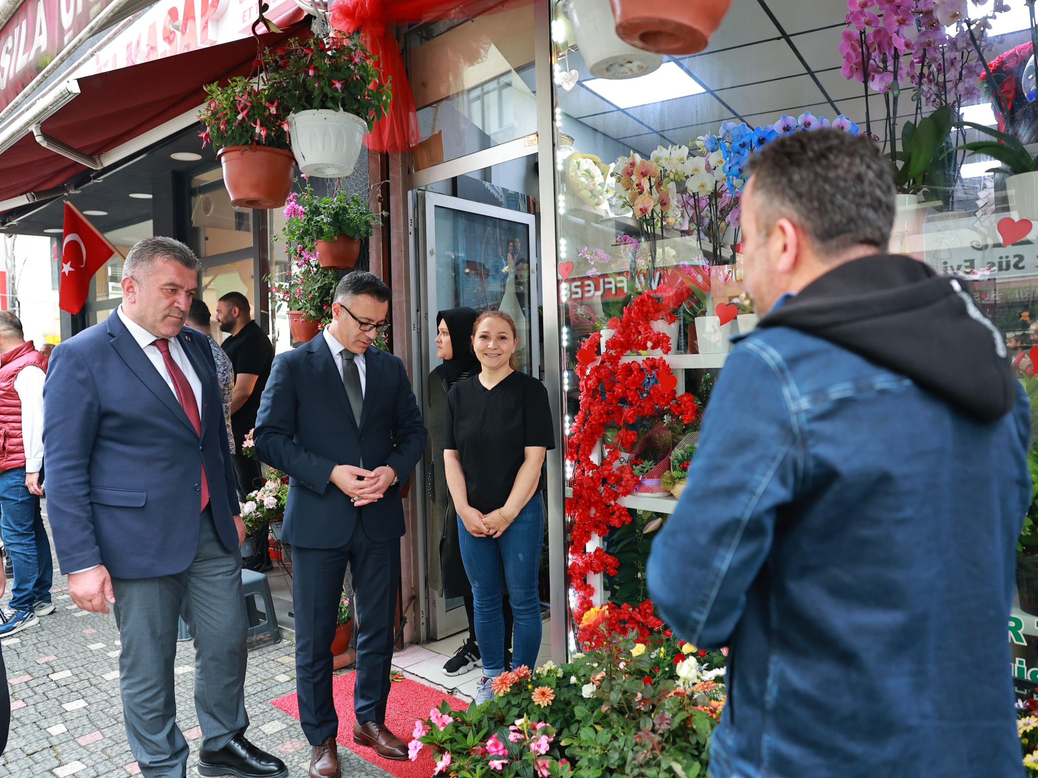 İLÇEDE BİRLİK VE BULUŞMA GÜNÜ: AÇILIŞ DA YAPILDI, ESNAF DA ZİYARET EDİLDİ