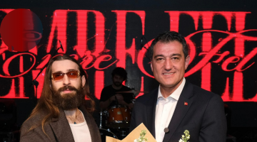 EMRE FEL İZDİHAMI YAŞANDI