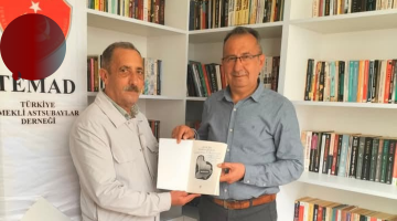 YAZAR YAVUZ KAYACIK’tan MEHMET ODABAŞI KÜTÜPHANESİ’ne ANLAMLI HEDİYE