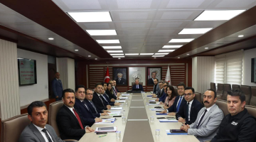 GİRESUN VALİLİĞİ’nde KAYMAKAMLAR VE KURUM AMİRLERİYLE PEŞ PEŞE KRİTİK TOPLANTILAR GERÇEKLEŞTİRİLDİ