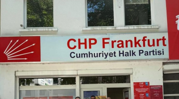FRANKFURT’ta YAPILAN GÜNDEM TÜRKİYE PANELİNE KATILAN GEZMİŞ, İMAMOĞLU’NA ÖZGÜRLÜK İSTEDİ