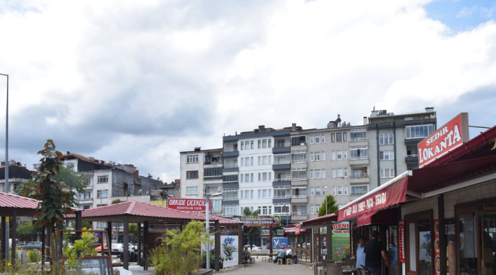 GÖRELE’de FİKRET AK’ın İSMİ ÇARŞIDA YAŞATILIYOR