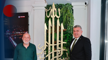 ÜÇ BOYUTLU BESMELE HEYKELİ BELEDİYE GİRİŞİNE ÇOK YAKIŞTI