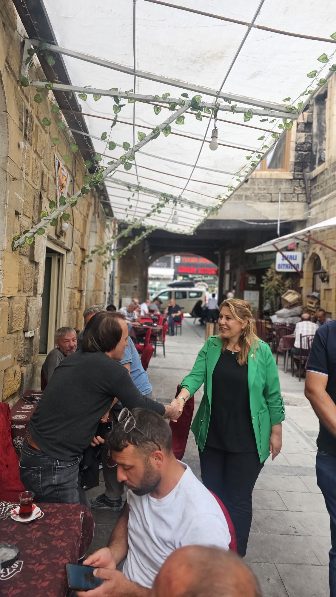 MİTİNG ÖNCESİ BİR HAFTA BAYBURT’ta SAHADA ÇALIŞAN MİLLETVEKİLİ GEZMİŞ: “HALKIMIZ İNSANCA YAŞAM VE ADALET İSTİYOR” DEDİ.  RÜZGAR DÖNÜYOR, HALKIN İKTİDARI GELİYOR
