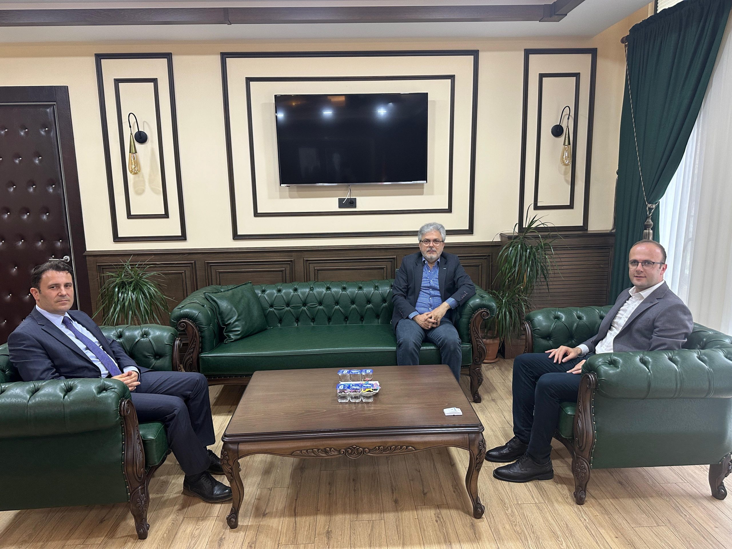 MİLLÎ EĞİTİM BAKAN YARDIMCISI YELKENCİ’DEN DERELİ KAYMAKAMLIĞI’NA ZİYARET