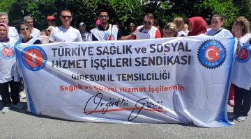SOSYAL HİZMET EMEKÇİLERİ GİRESUN’da SES YÜKSELTTİ: “İNSANCA YAŞAMAK, İNSANCA ÇALIŞMAK İSTİYORUZ!”