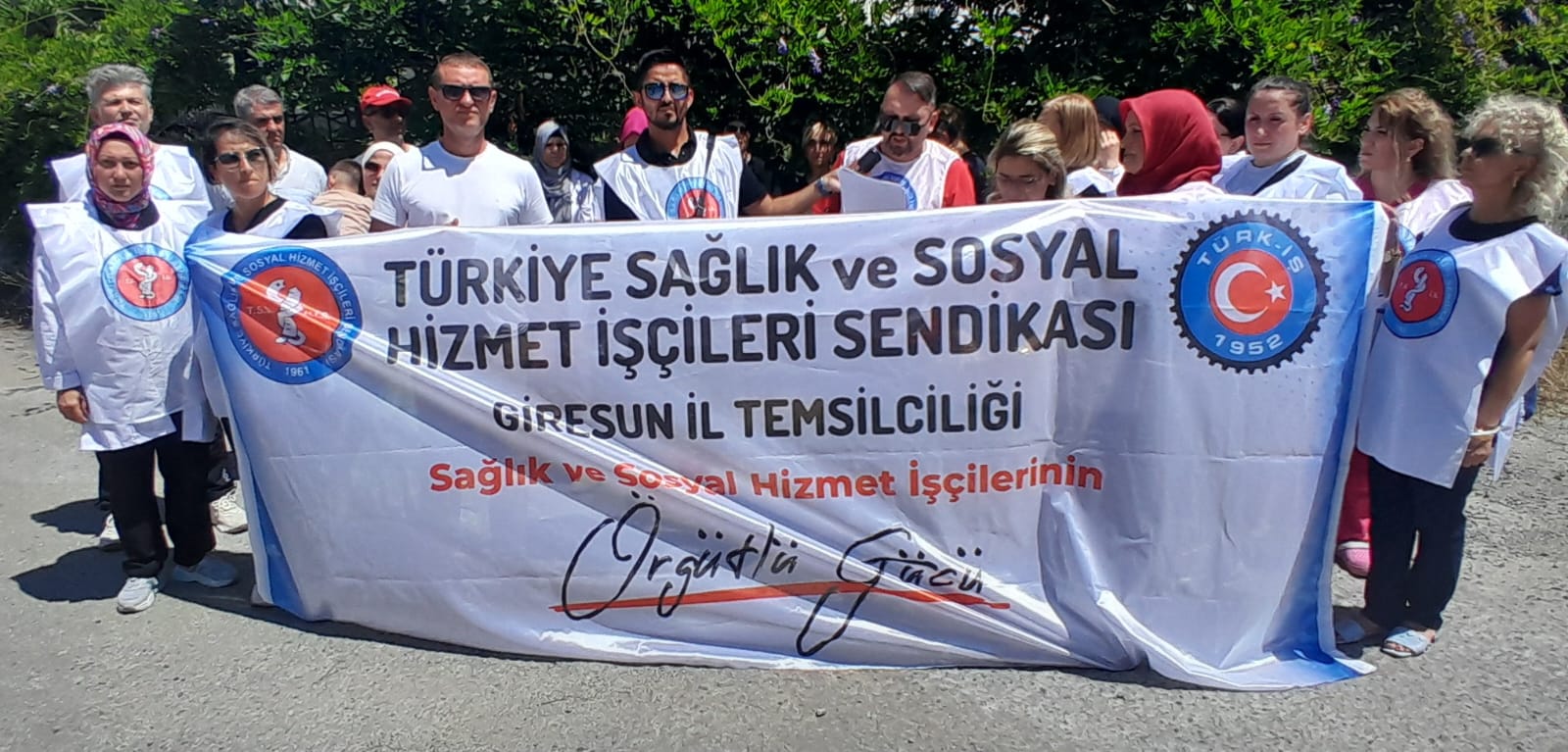 SOSYAL HİZMET EMEKÇİLERİ GİRESUN’da SES YÜKSELTTİ: “İNSANCA YAŞAMAK, İNSANCA ÇALIŞMAK İSTİYORUZ!”