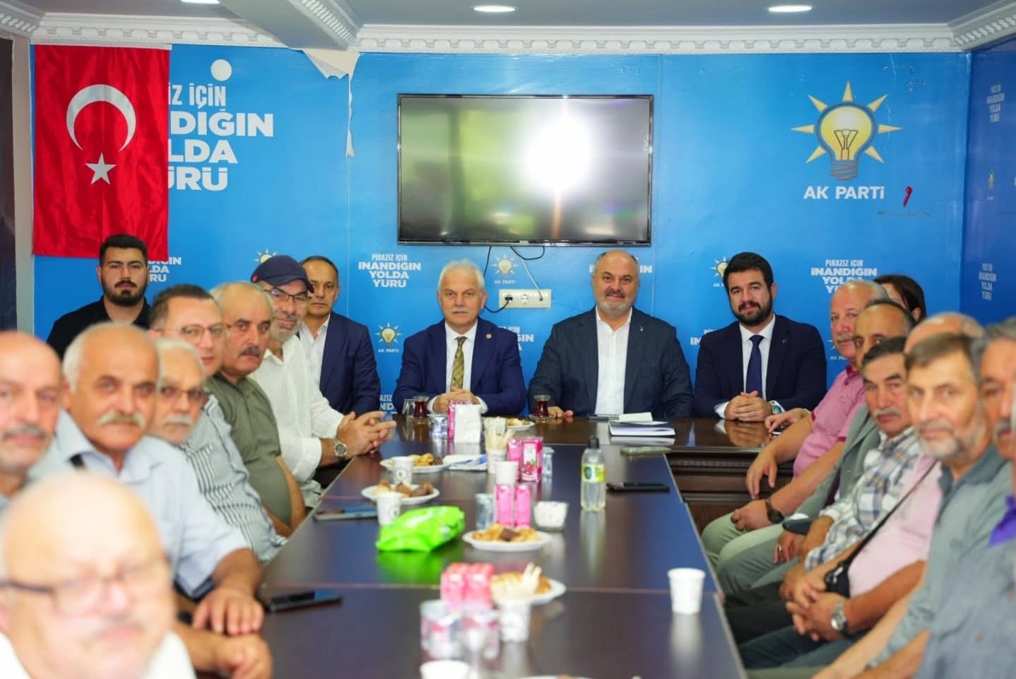 PİRAZİZ’de AK Parti DARALTILMIŞ DANIŞMA MECLİSİ TOPLANTISI GERÇEKLEŞTİRİLDİ