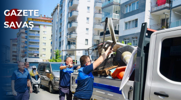 DÜKKAN ÖNLERİNİ İŞGAL EDEN DUBALAR, LEVHALAR VE EŞYALAR ZABITA EKİPLERİ TARAFINDAN TOPLANDI