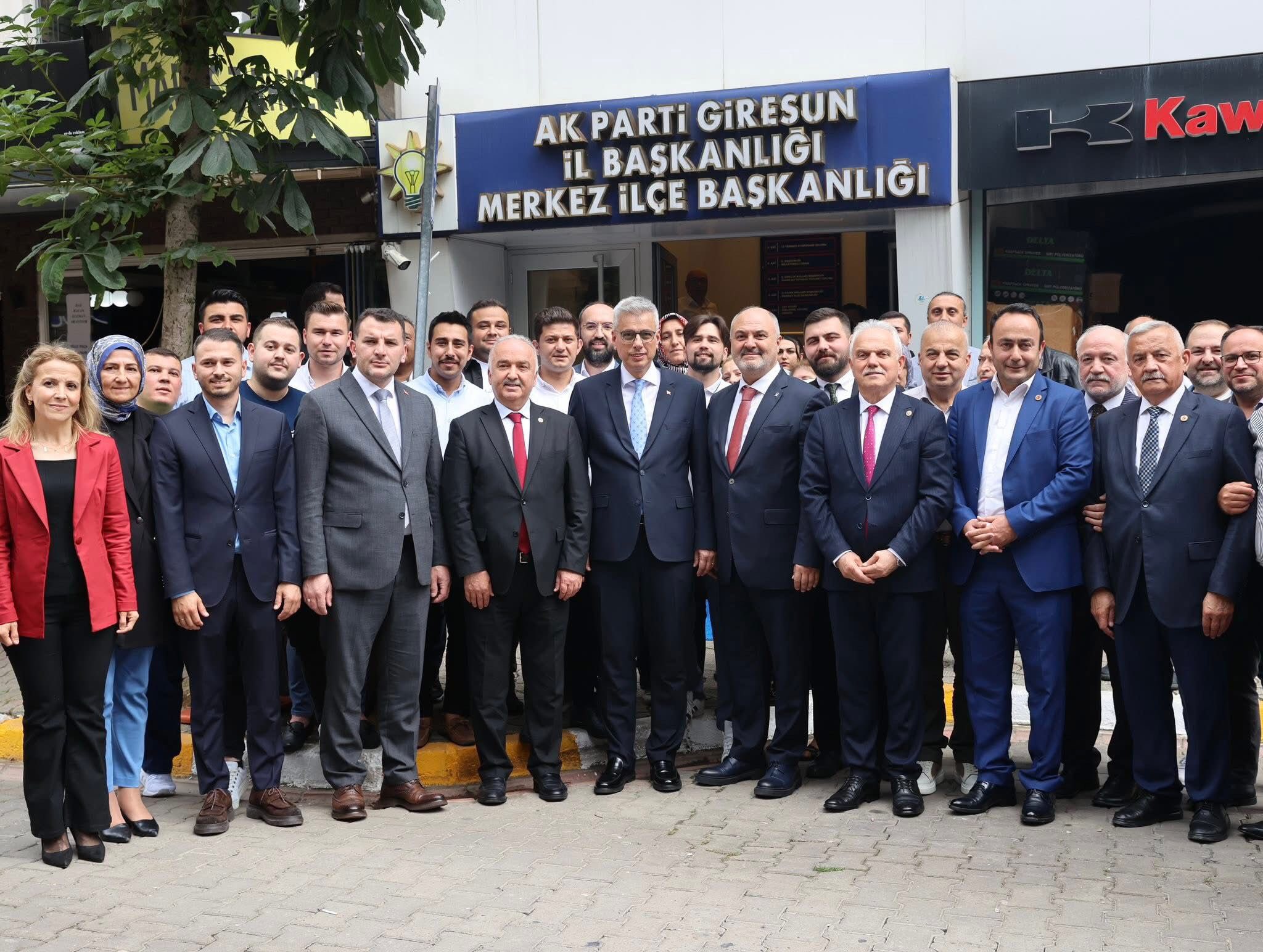 SAĞLIK BAKANI PROF. DR. KEMAL MEMİŞOĞLU GİRESUN’DA BİR DİZİ ZİYARETTE BULUNDU