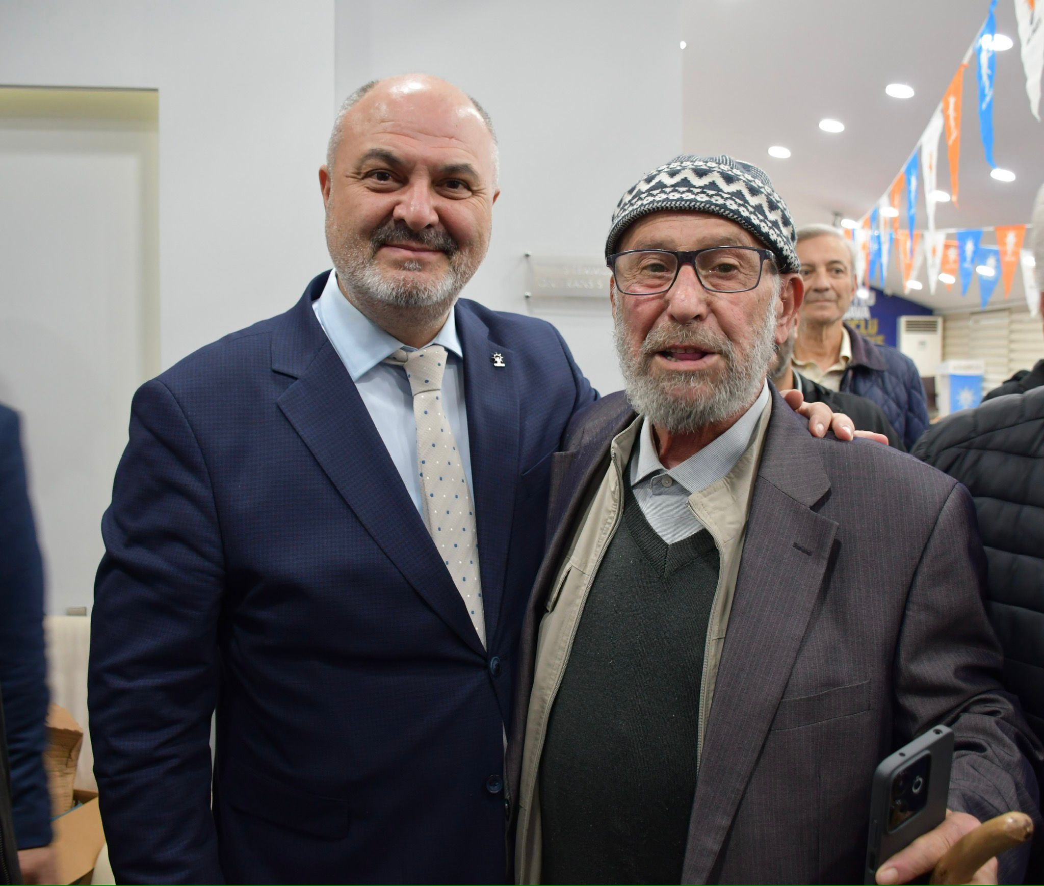 AK PARTİ KÖY MAHALLE BAŞKANLARI TOPLANDI