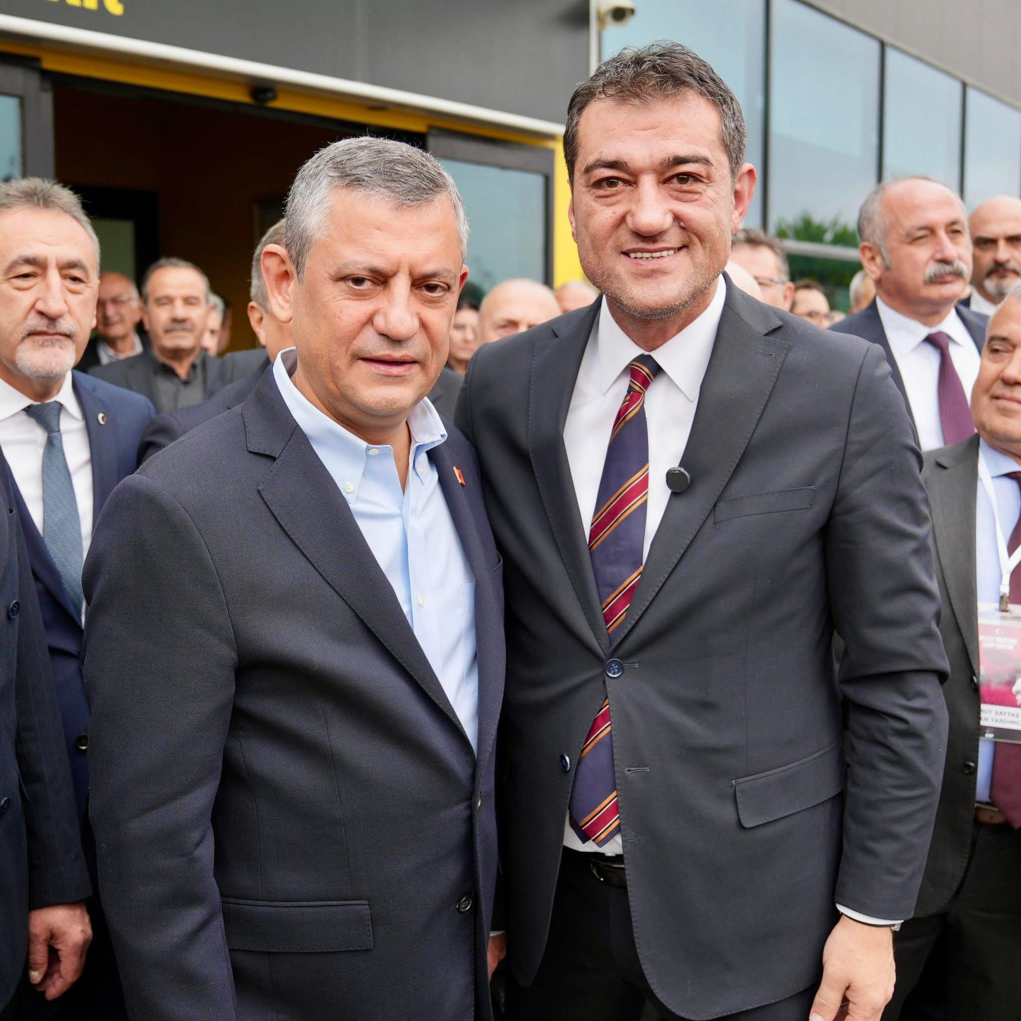 BAŞKAN KÖSE ÖZGÜR ÖZEL’İN ORDU TEMASLARINA VE DÜZENLENEN MİTİNGE KATILDI