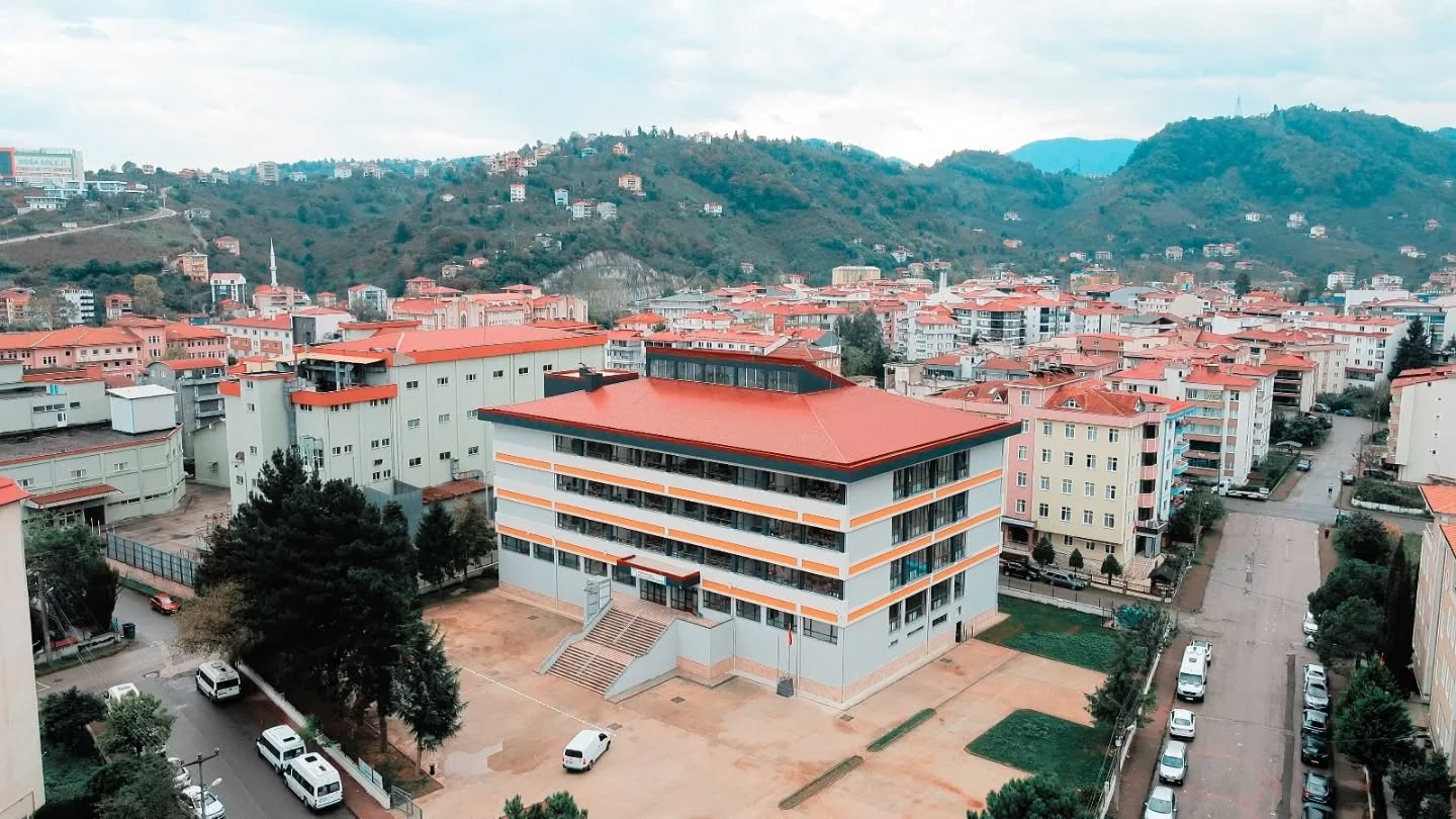 GİRESUN İL ÖZEL İDARESİ’NDEN EĞİTİME 78 MİLYONLUK DEV YATIRIM: AKSU’DA MODERN OKUL HİZMETE GİRDİ