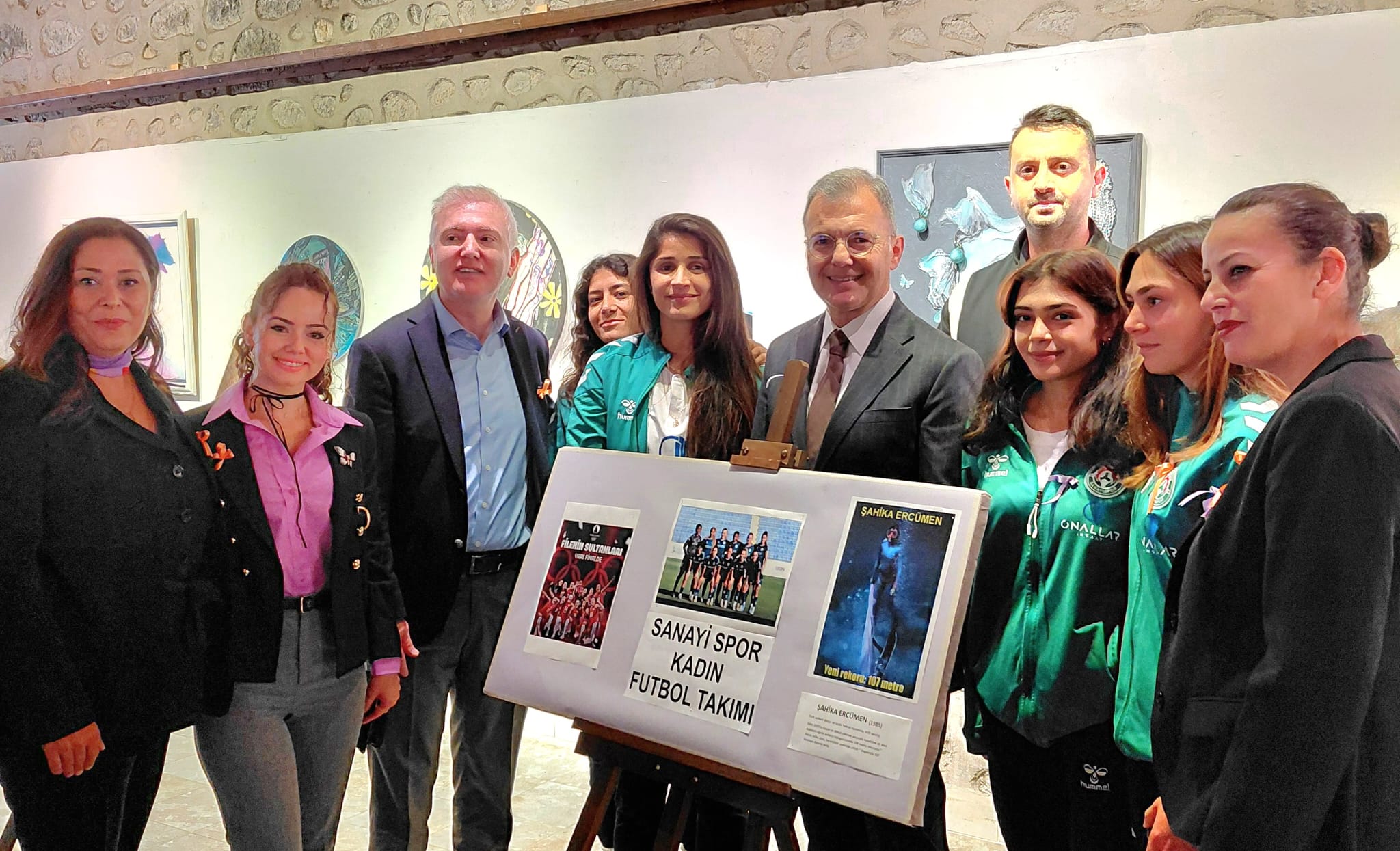 ‘UMUT KADINLA BÜYÜR’ SERGİSİ’ İLGİ ODAĞI OLDU