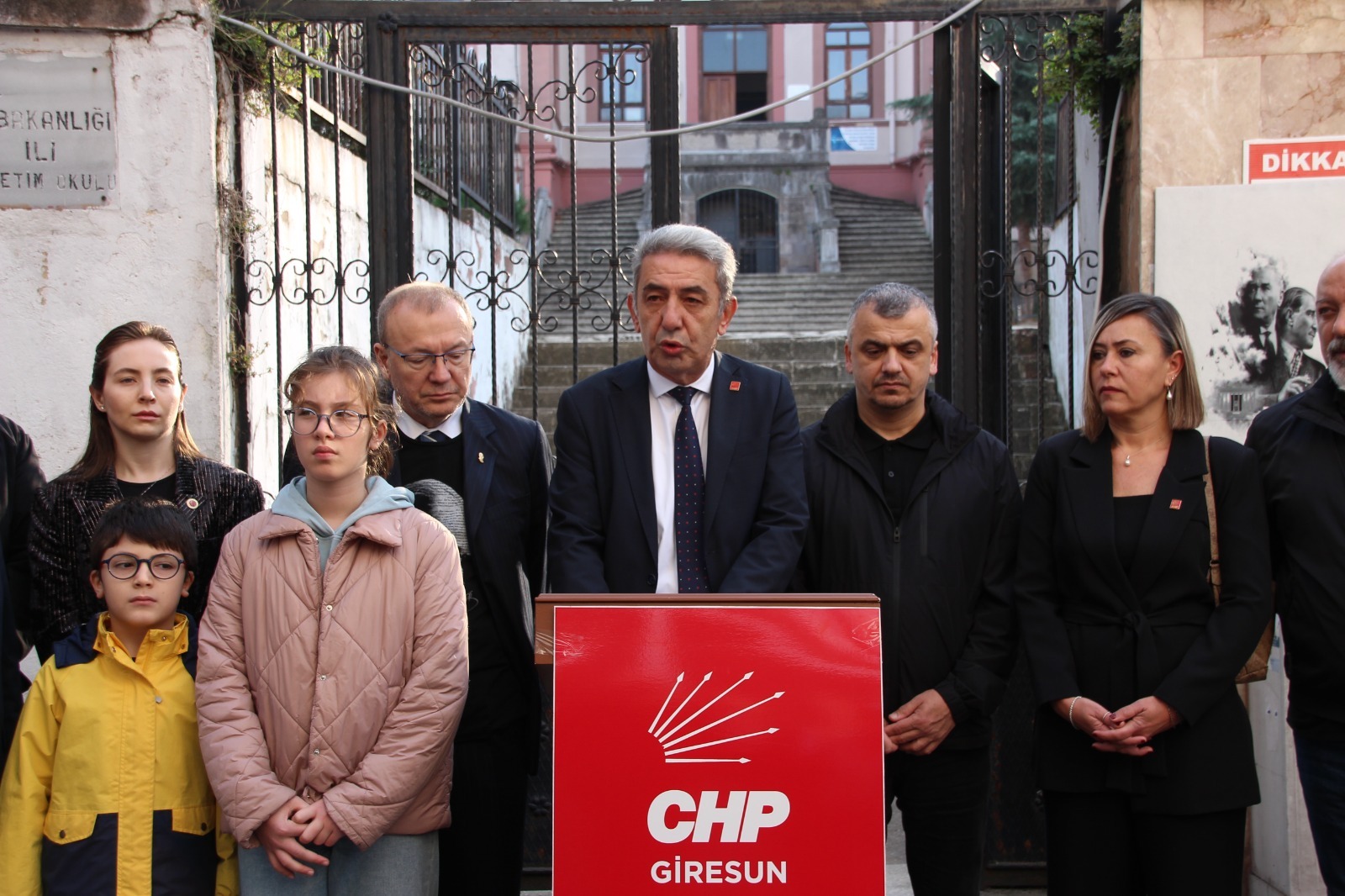 KÜÇÜK; “10 KASIM’LAR ÖĞRENCİLERLE, ÖĞRETMENLERLE, MİLLETÇE BİRLİKTE YAŞANMALI”