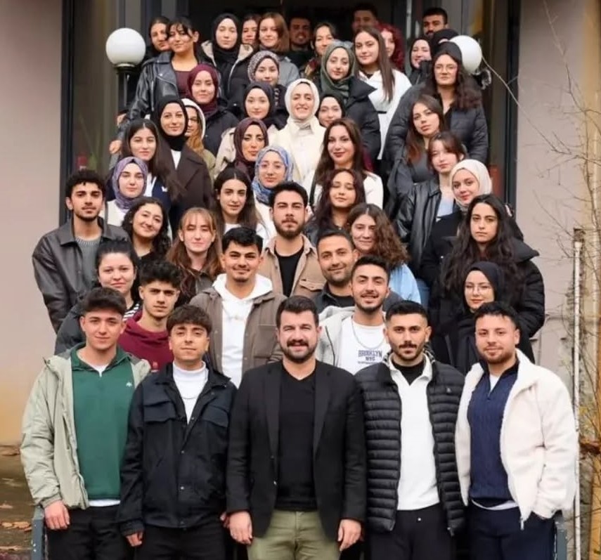 BAŞKAN AYYILDIZ ÜNİVERSİTE ÖĞRENCİLERİYLE BİR ARAYA GELDİ