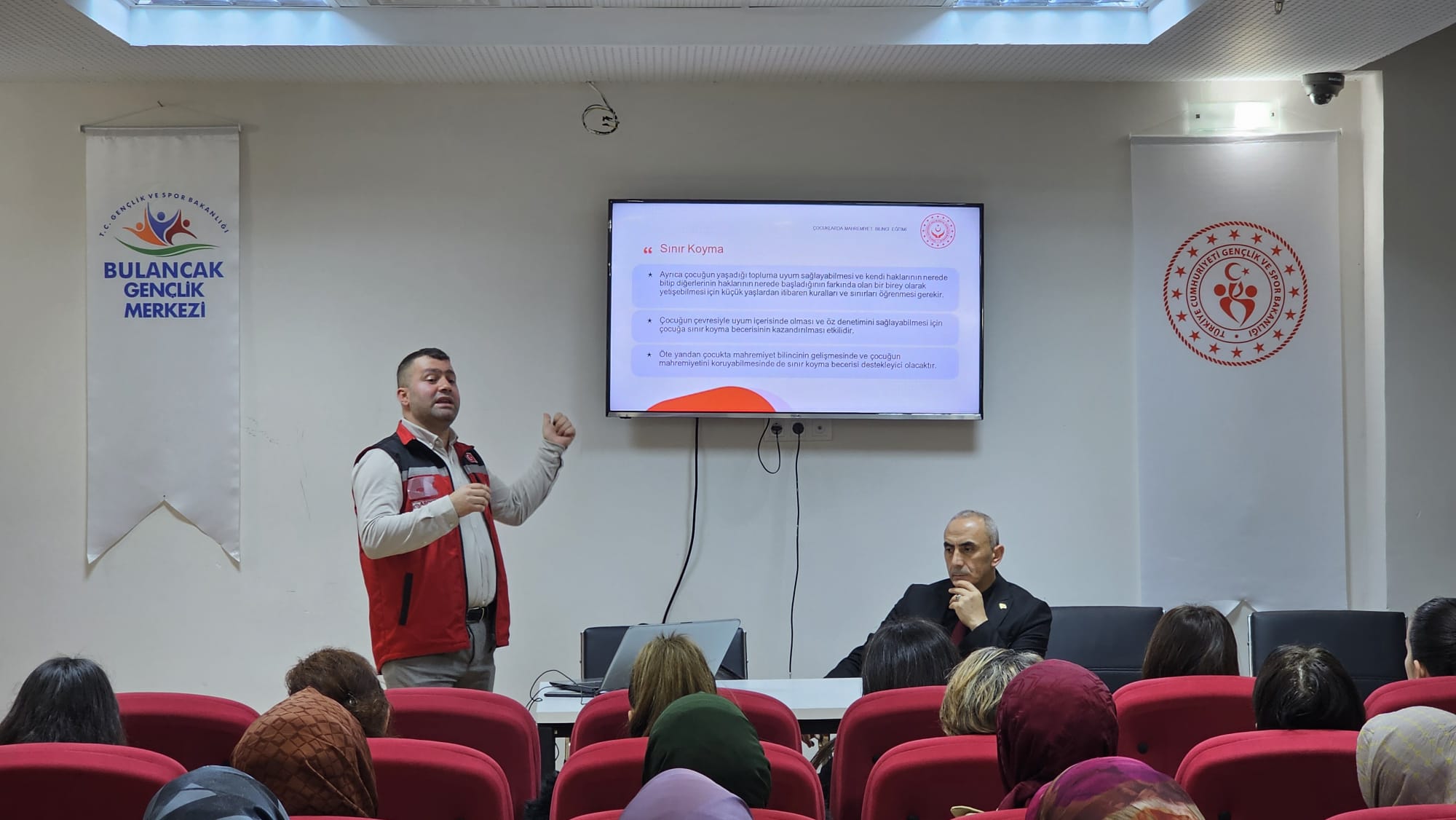 ÇOCUKLARDA MAHREMİYET BİLİNCİ MASAYA YATIRILDI