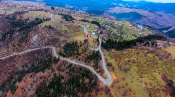 DERELİ KONUKLU KÖYÜ’NÜN ANA YOL SORUNU ÇÖZÜLDÜ: 4 KİLOMETRELİK YOLA SATI KAPLAMA