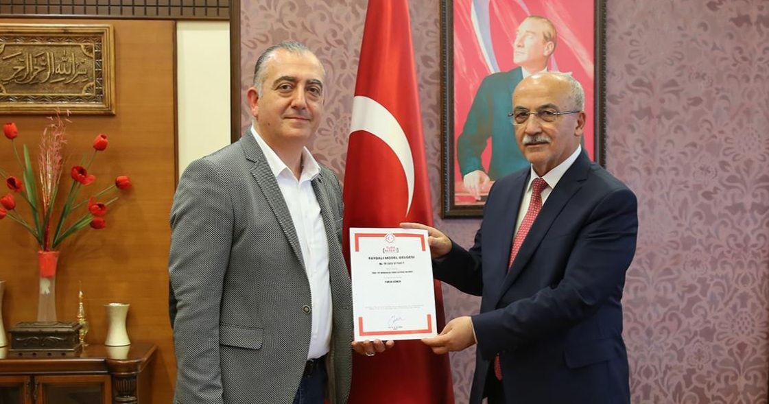 GRÜ Mühendislik Fakültesi’nden Doç Dr.Güner’in müthiş başarısı! MİKRODALGA FINDIK KAVURMA MAKİNESİ PATENTİ ALDI