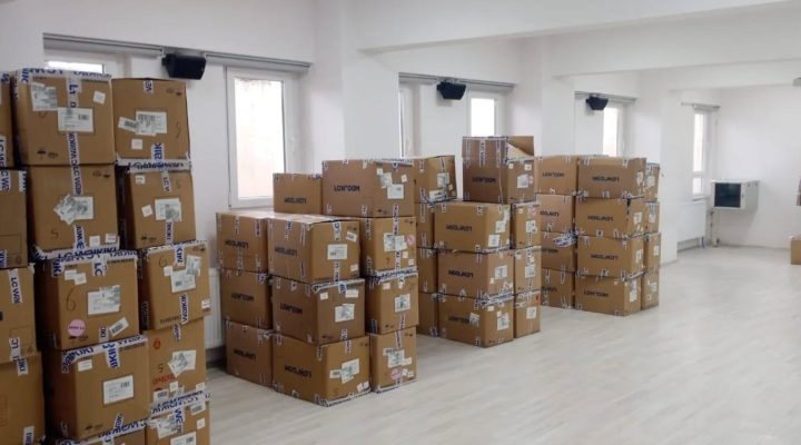 KIŞ DESTEĞİ PİRAZİZ’E ULAŞTI: LC WAIKIKI’DEN 850 ÖĞRENCİYE KIYAFET YARDIMI