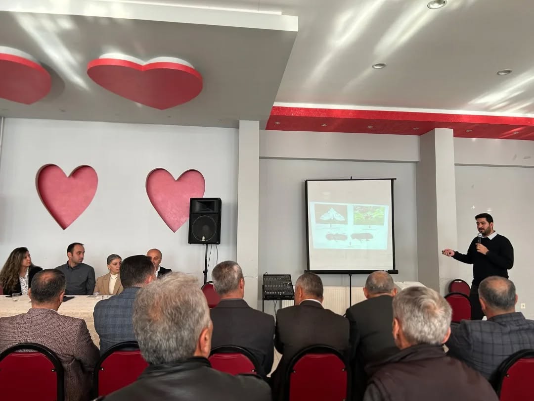 KOVANLIK’TA FINDIK EĞİTİMİ: KAHVERENGİ KOKARCA VE KOZALAK AKARI MÜCADELESİ ANLATILDI