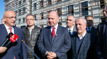 VALİ SERDENGEÇTİ VE REKTÖR CAN MORFOLOJİ BİNASI İNŞAATINI İNCELEDİ