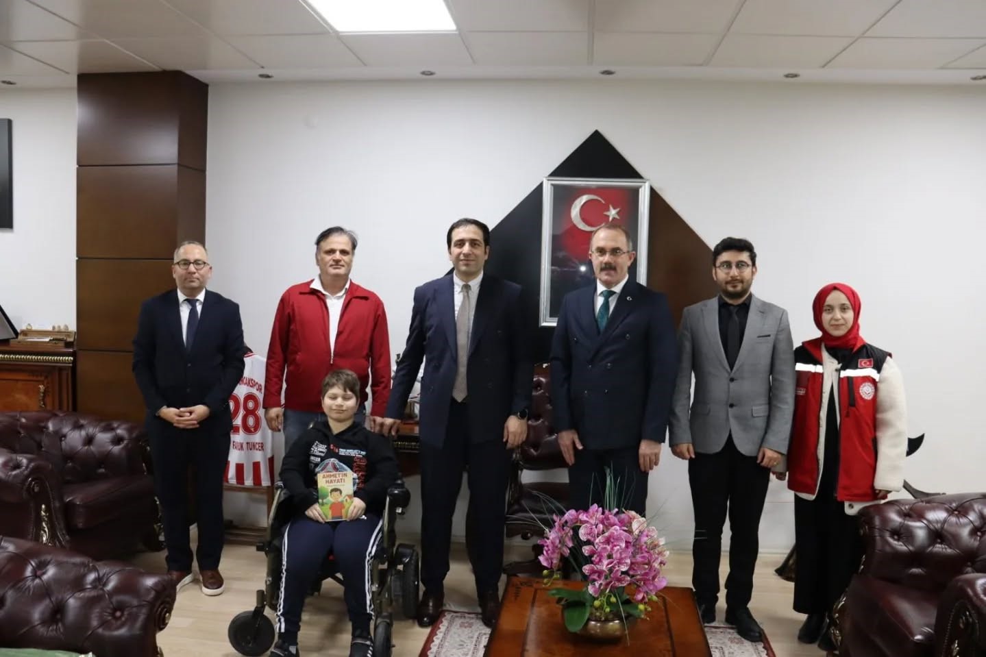 BULANCAK KAYMAKAMLIĞI’NDAN GENÇ YAZARA BÜYÜK JEST: “AHMET’İN HAYATI” RAFLARDA