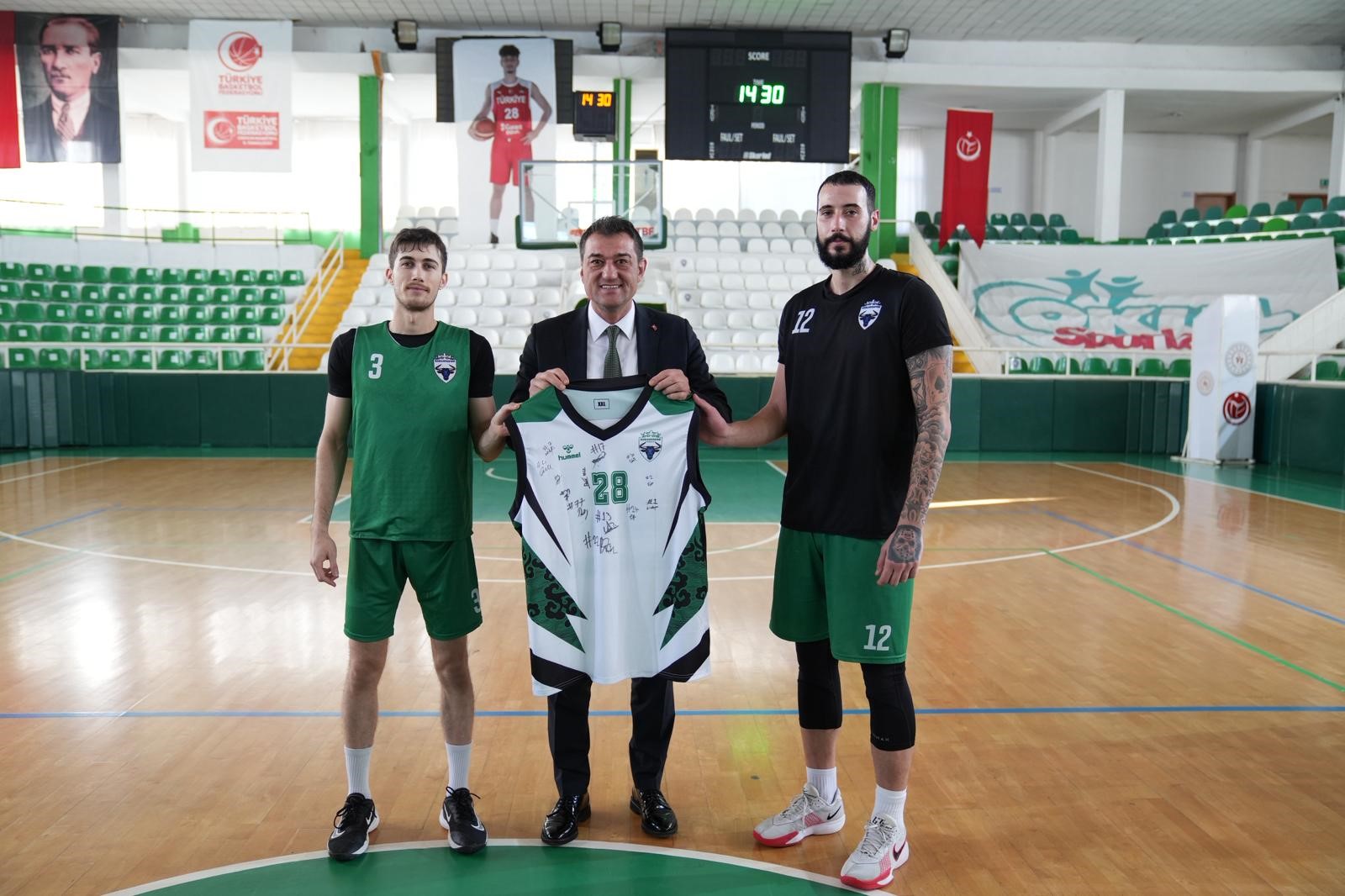 BAŞKAN KÖSE ZORLU MAÇ ÖNCESİNDE KERASUSSPOR ANTRENMANINI ZİYARET ETTİ