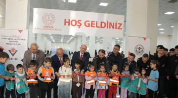 GİRESUN’UN GELECEĞİ YAPAY ZEKÂ VE EĞİTİMDE YENİLİKÇİ TEKNOLOJİLER BİLİM ŞENLİĞİ BAŞLADI