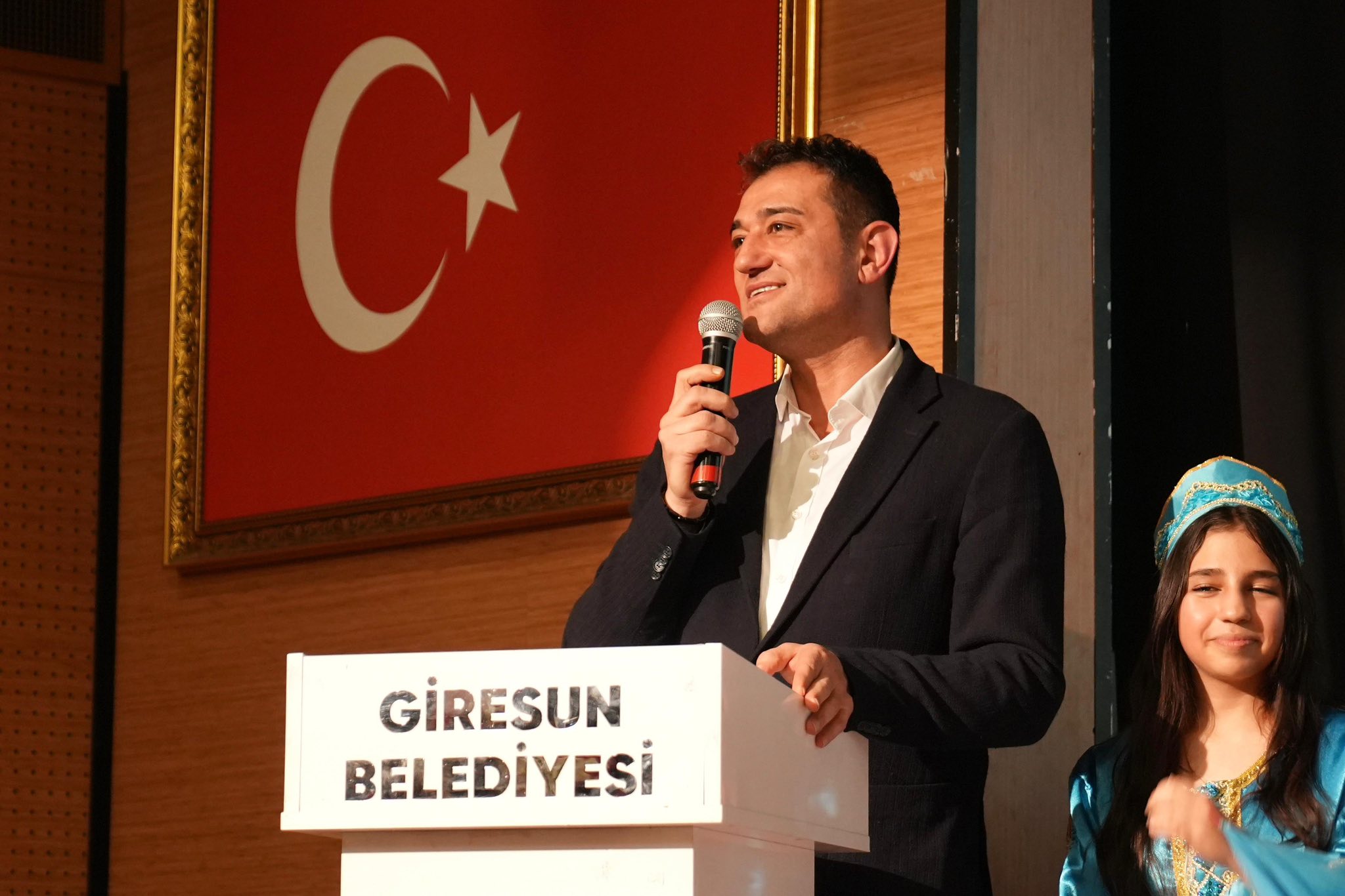 BELEDİYE KONSERVATUVARI HALK OYUNLARI GÖSTERİLERİ BÜYÜK BEĞENİ TOPLADI