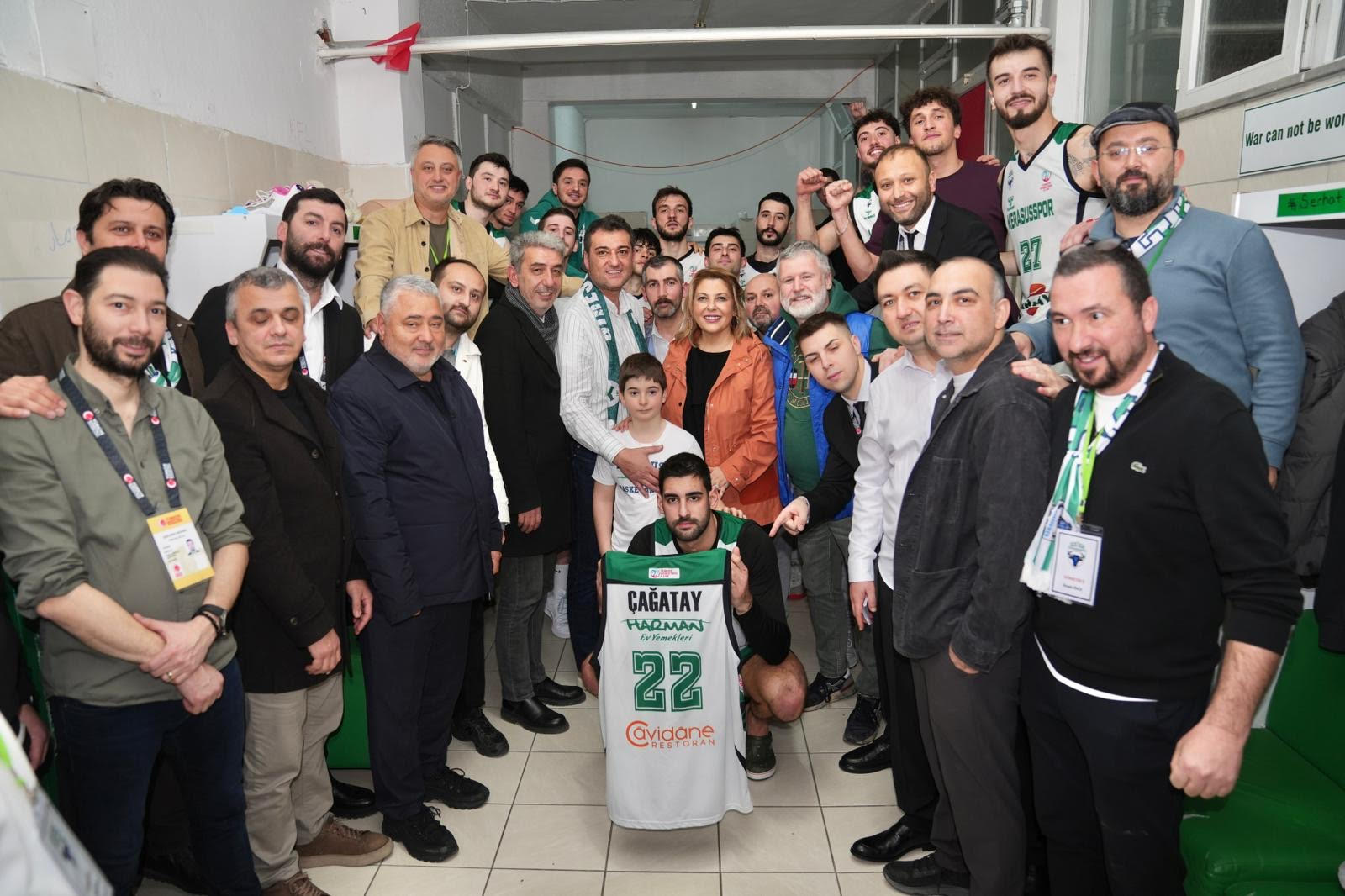 Cumhuriyet Halk Partisi (CHP) Giresun Milletvekili Elvan Işık Gezmiş, sivil toplum kuruluşları ve esnafa yönelik ziyaretlerini sürdürüyor.  MİLLETVEKİLİ GEZMİŞ SAHADA OLMAYA DEVAM EDİYOR