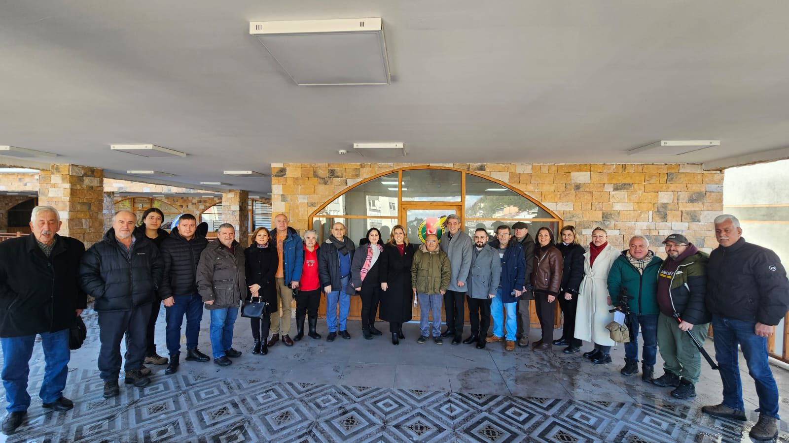 IŞIK GEZMİŞ’TEN BASIN DÜNYASINA YENİ YIL ZİYARETİ: “ÖZGÜR VE GÜÇLÜ BİR BASIN TEMENNİ EDİYORUZ”