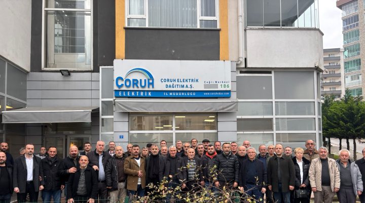 BULANCAK MUHTARLARINDAN ELEKTRİK DAĞITIM ŞİRKETİNE SERT TEPKİ: “DENİZİ GEÇİP DEREDE BOĞULUYORUZ”