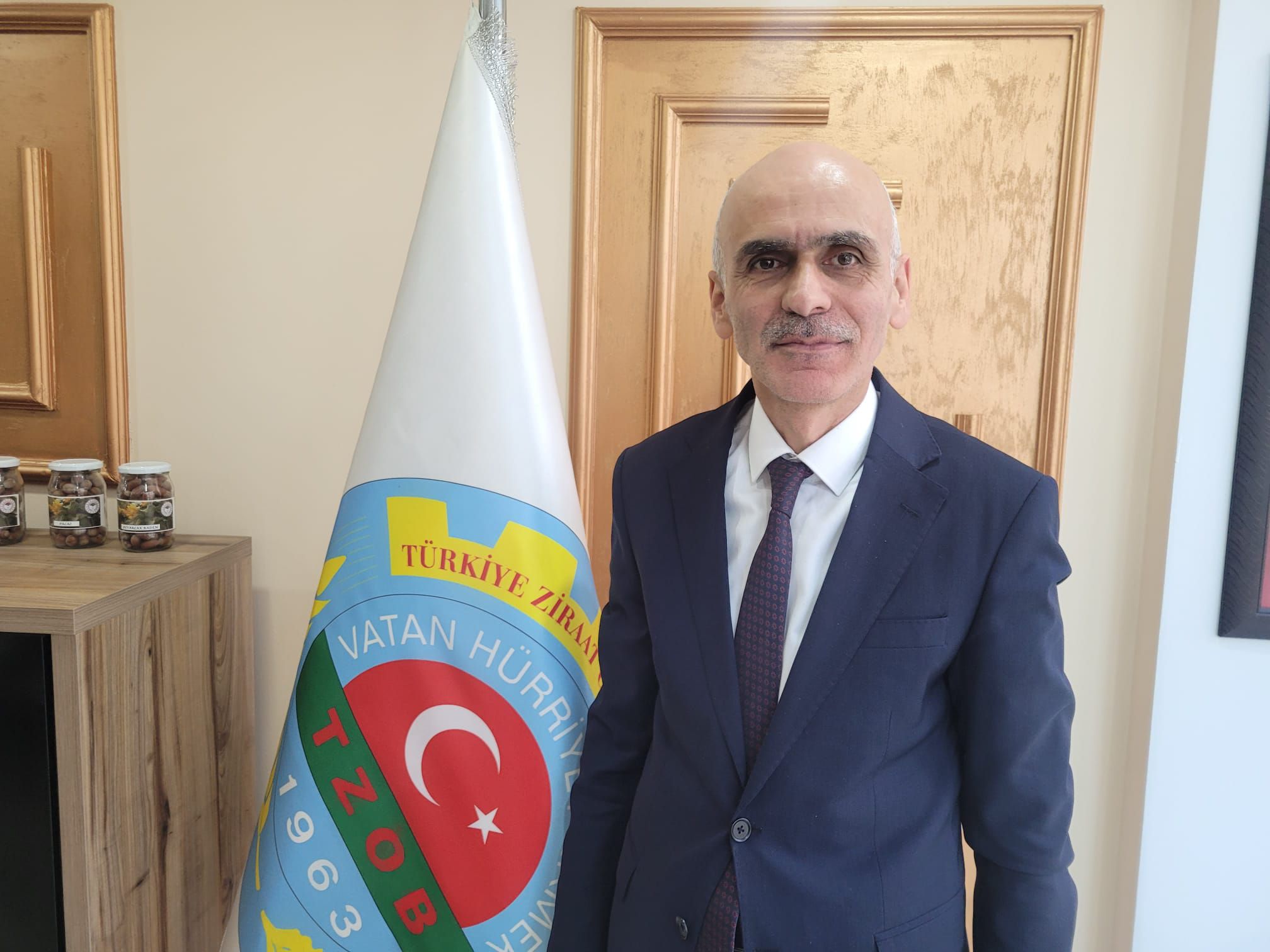 NURİTTİN KARAN’DAN SERT ELEŞTİRİ: “GİRESUN ABİSİ” VE “BECERİKSİZ YÖNETİCİ” KİM?