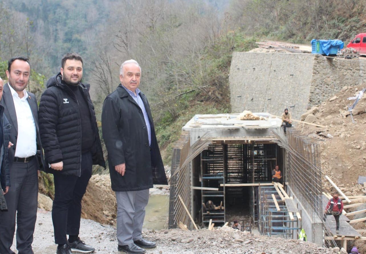 ESPİYE ERİCEK KARAYOLUNU 570 MİLYON İLAVE ÖDENEKLE  TAMAMLIYORUZ