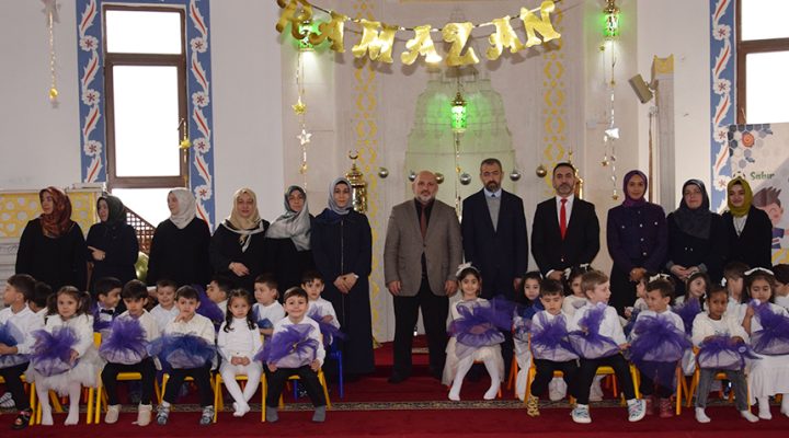 Giresun İl Müftülüğüne bağlı Teyyaredüzü 4-6 Yaş Kur’an Kursu’nda öğrenim gören minik öğrenciler Ramazan ayının gelişini kutladı.