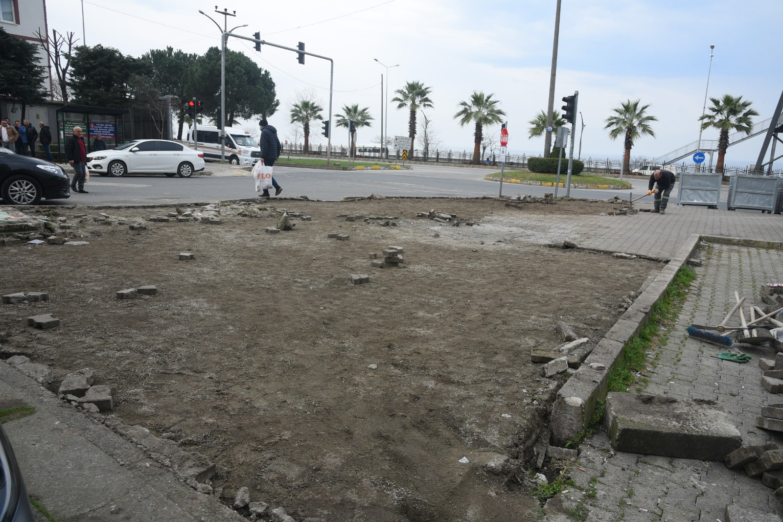 KÖSE TALİMATI VERDİ; ÇITLAKKALE MAHALLESİ’NE YENİ MEYDAN PROJESİ BAŞLADI